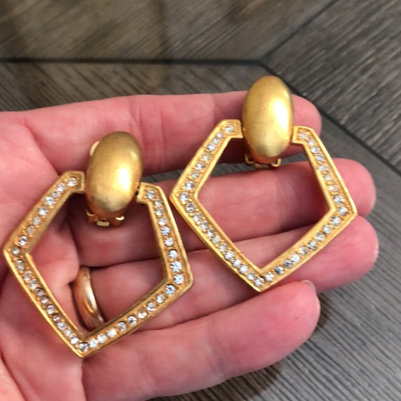 Vintage Matte Gold & Rhinestone Clip Earrings Mod - Picture 13 of 13